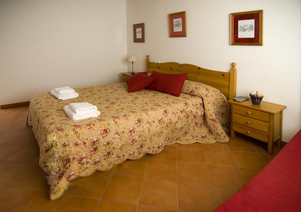 Hostel Grupoandria El Claustre De Ciutadella - Hospederia Exterior foto